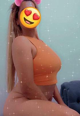 Magi escort femenina acompañante Argentina