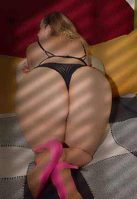 Clara escort femenina acompañante Argentina