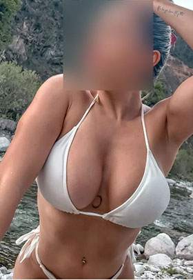 Zamira masajista escort y acompañante en Argentina